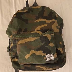 herschel camo backpack